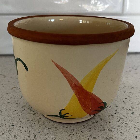 Over and Back Indoor Outfitters Pepper Motif Bowl Made in Italy Glazed Vintage - Picture 2 of 4